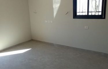 New apartment in Kiryat Belz, Jerusalem, from Tishrei
