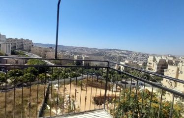 New apartment in Kiryat Belz, Jerusalem, from Tishrei