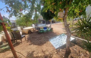 Vacation accommodation in a private house with a large yard in the center of Kiryat Shmona