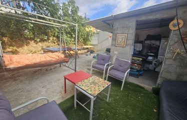 Vacation accommodation in a private house with a large yard in the center of Kiryat Shmona