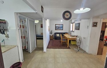 Vacation accommodation in a private house with a large yard in the center of Kiryat Shmona