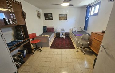 Vacation accommodation in a private house with a large yard in the center of Kiryat Shmona